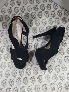 Diane Von Furstenberg Black Suede Crisscross Platform Heels 5" Heel 1-1.5" Plat